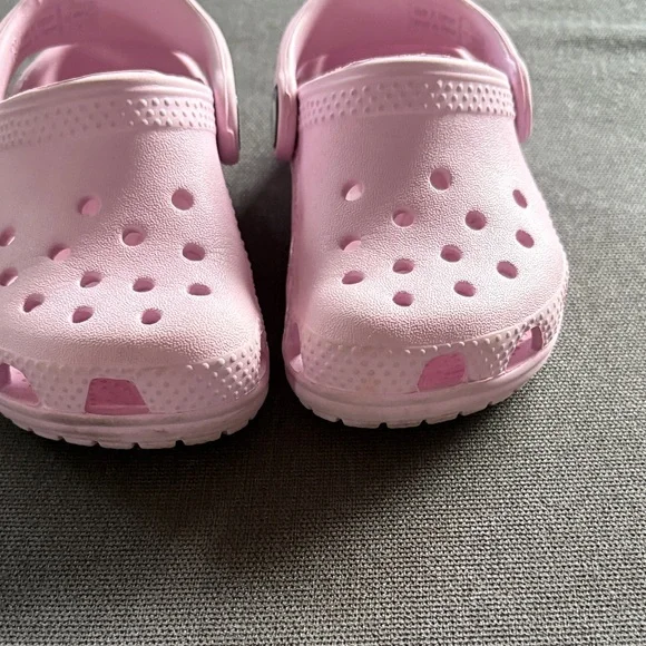CROCS Kids Light Pink Water Shoes - Picture 1 of 3